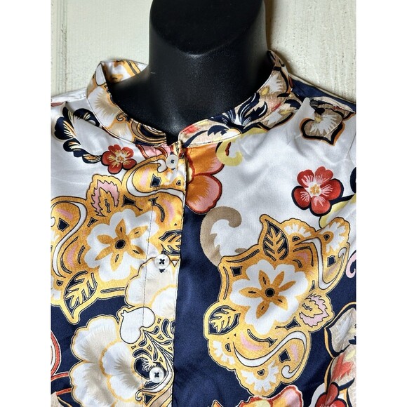 Chico’s Button Up Tie Front Satin Ruffle Sleeves Blouse Sz 1.5 - Picture 3 of 9